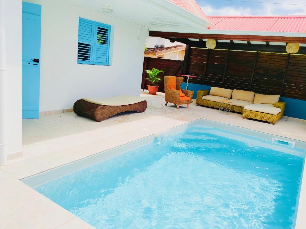 Location Maison Bleue Avec Piscine Privative Au Carbet Martinique 勒卡尔贝 外观 照片