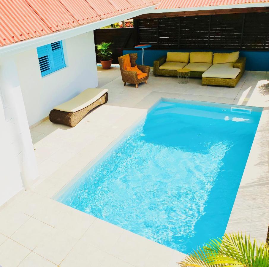 Location Maison Bleue Avec Piscine Privative Au Carbet Martinique 勒卡尔贝 外观 照片