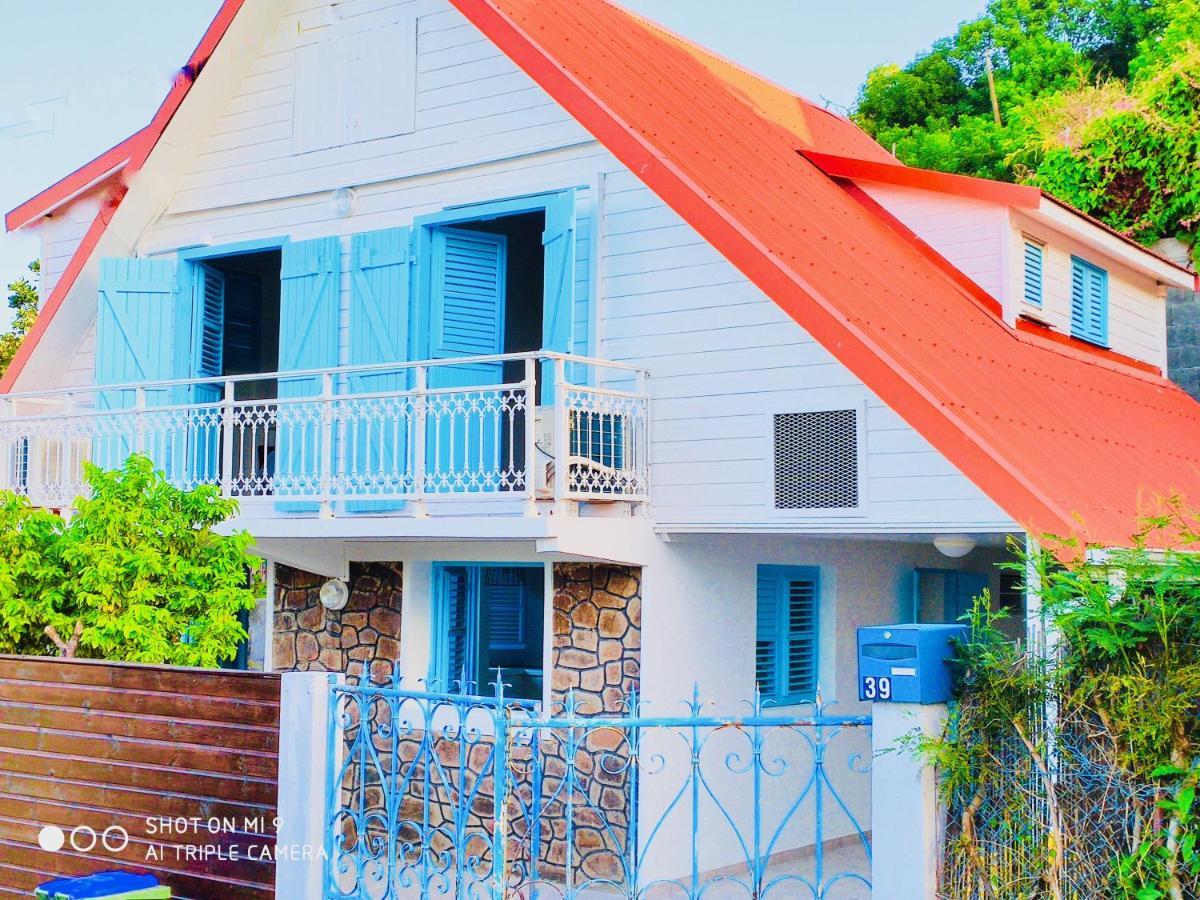Location Maison Bleue Avec Piscine Privative Au Carbet Martinique 勒卡尔贝 外观 照片