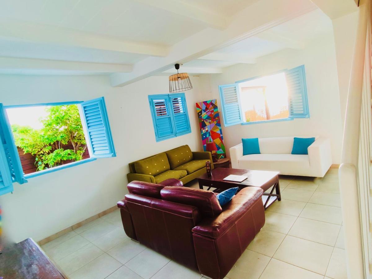 Location Maison Bleue Avec Piscine Privative Au Carbet Martinique 勒卡尔贝 外观 照片