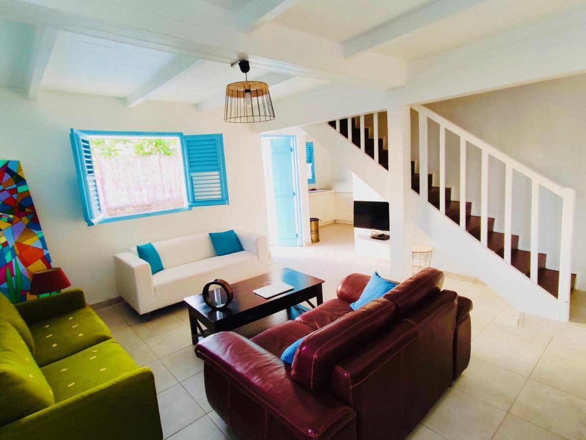 Location Maison Bleue Avec Piscine Privative Au Carbet Martinique 勒卡尔贝 外观 照片