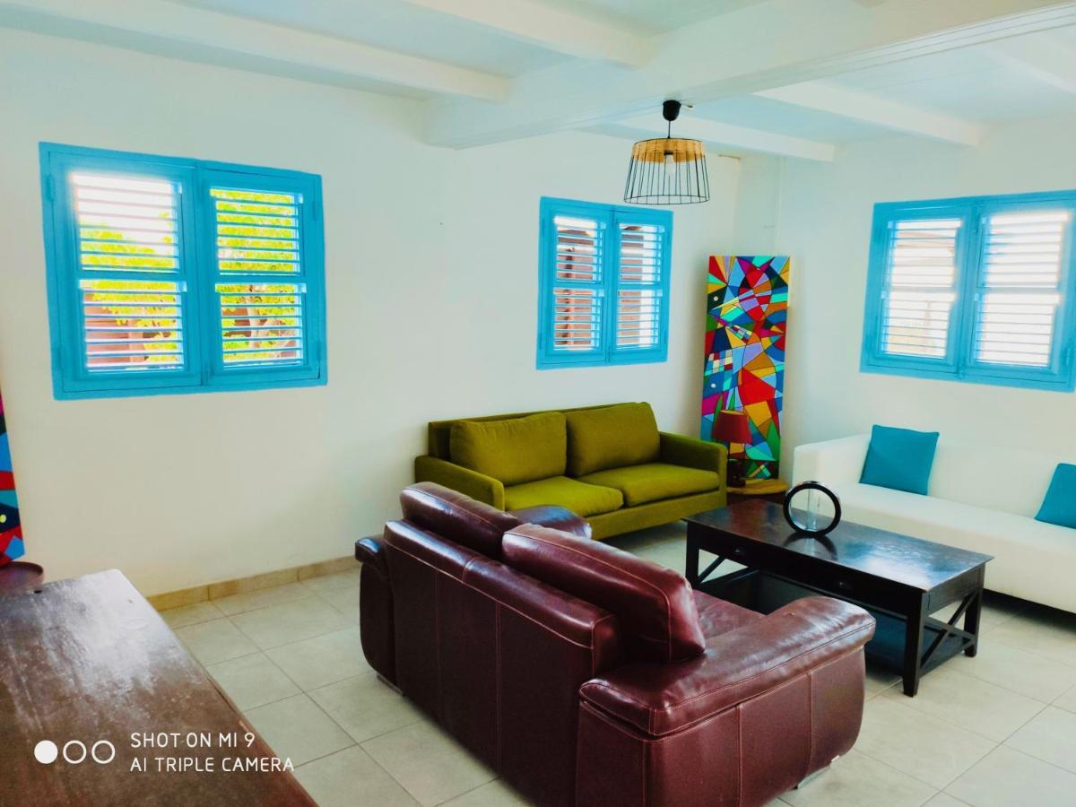 Location Maison Bleue Avec Piscine Privative Au Carbet Martinique 勒卡尔贝 外观 照片