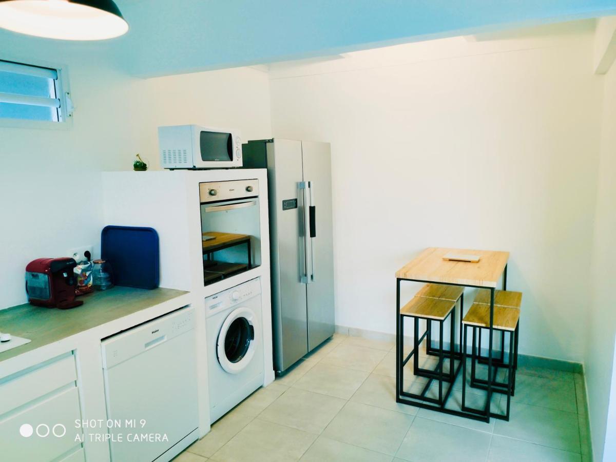 Location Maison Bleue Avec Piscine Privative Au Carbet Martinique 勒卡尔贝 外观 照片
