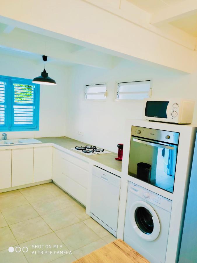 Location Maison Bleue Avec Piscine Privative Au Carbet Martinique 勒卡尔贝 外观 照片